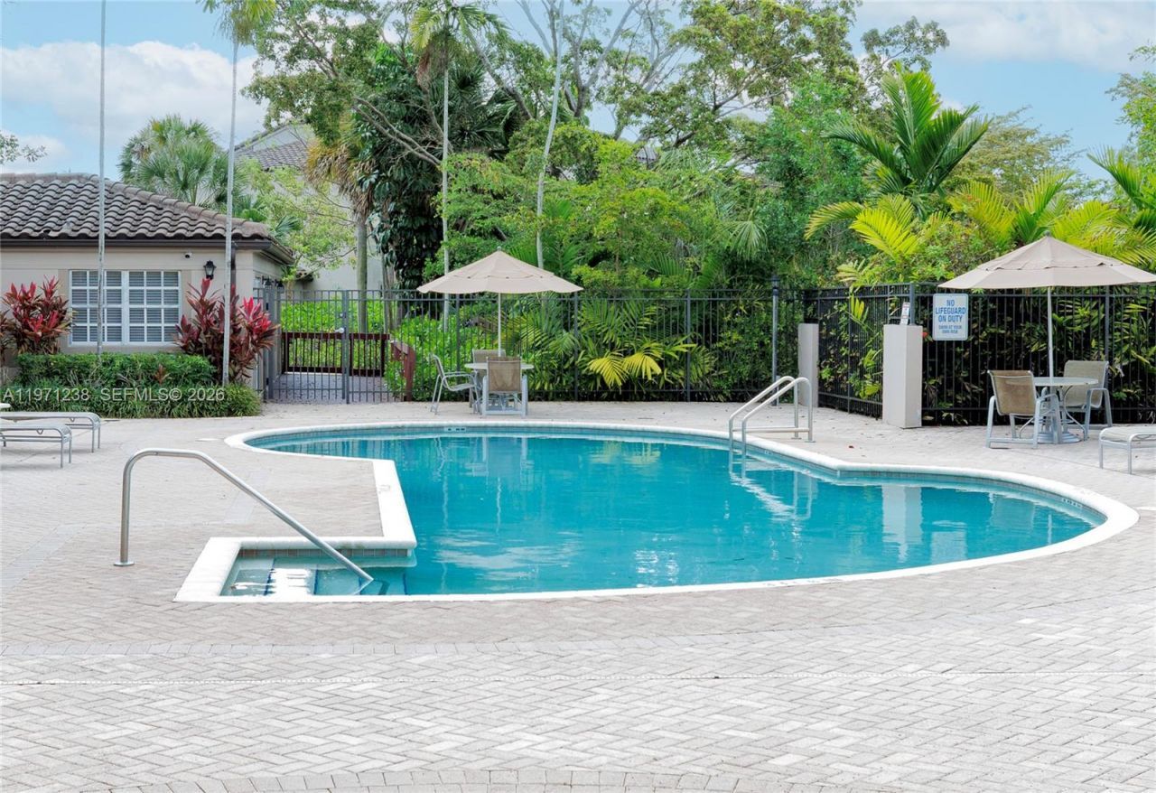 9785 Nob Hill Ct , Unit 9785, Sunrise, FL 33351 Photo