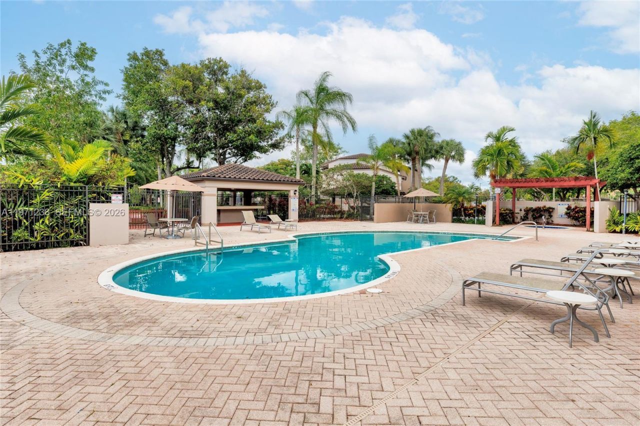 9785 Nob Hill Ct , Unit 9785, Sunrise, FL 33351 Photo