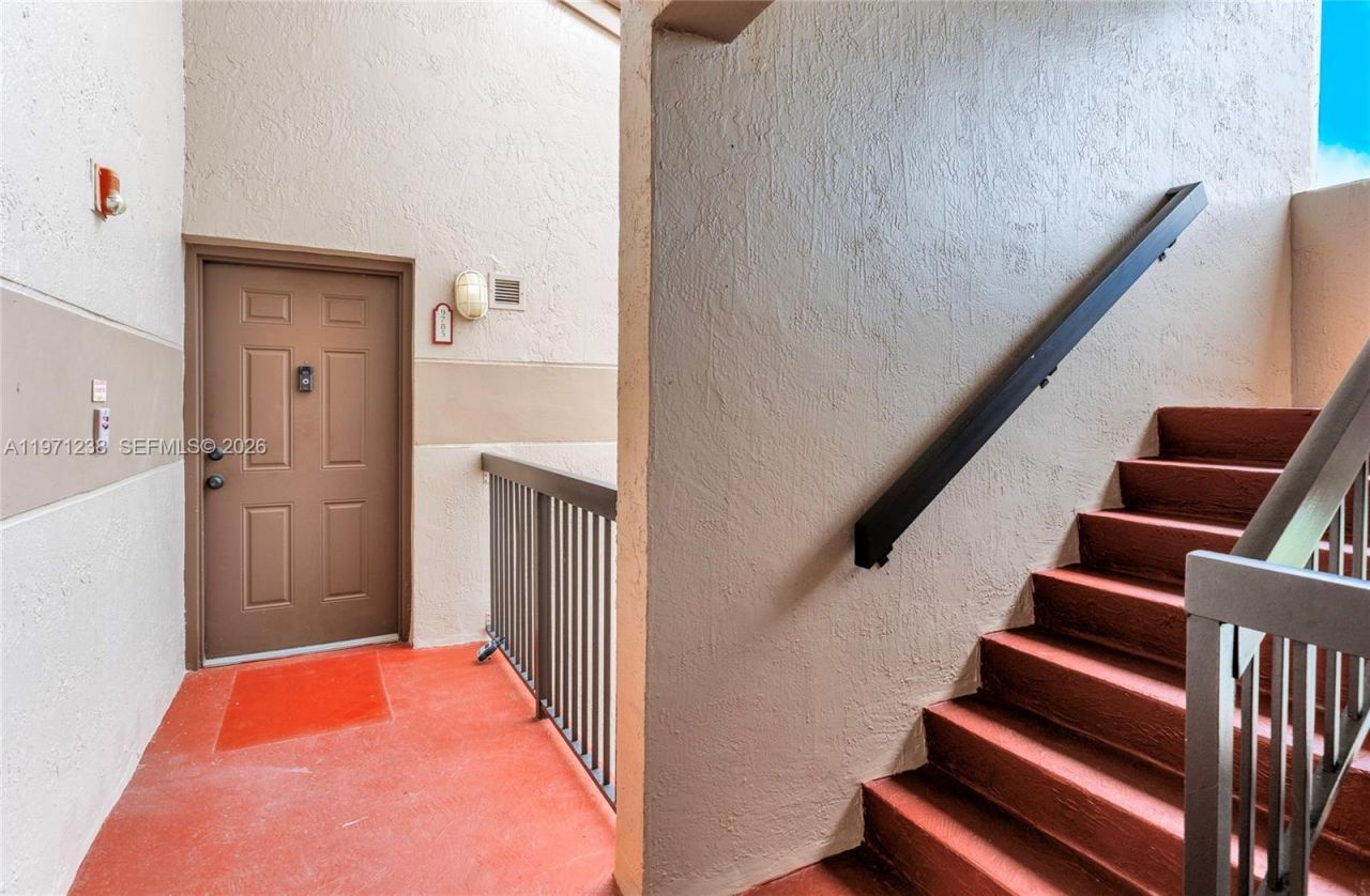 9785 Nob Hill Ct , Unit 9785, Sunrise, FL 33351 Photo