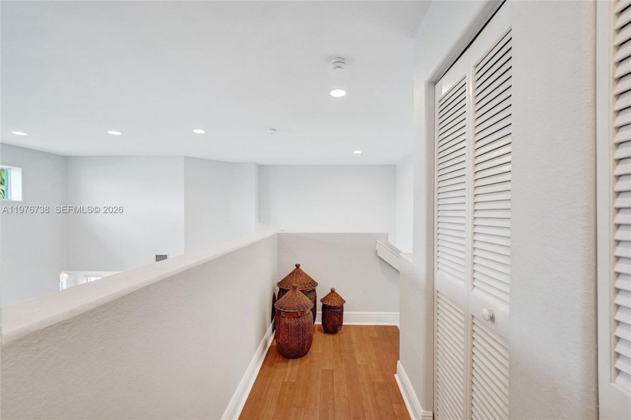 1078 Laguna Springs Dr, Weston, FL 33326 Photo