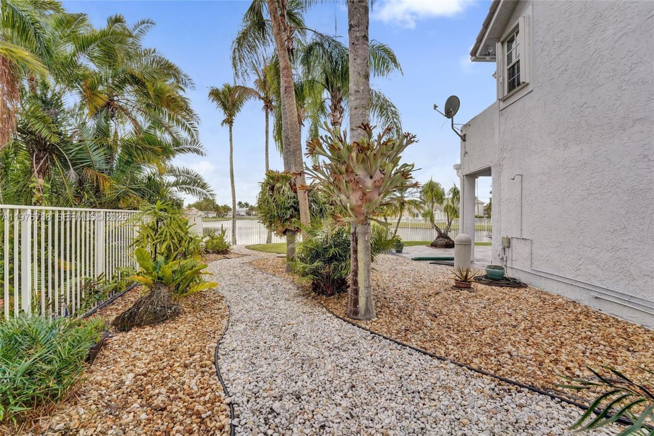 1078 Laguna Springs Dr , Weston, FL 33326 Photo