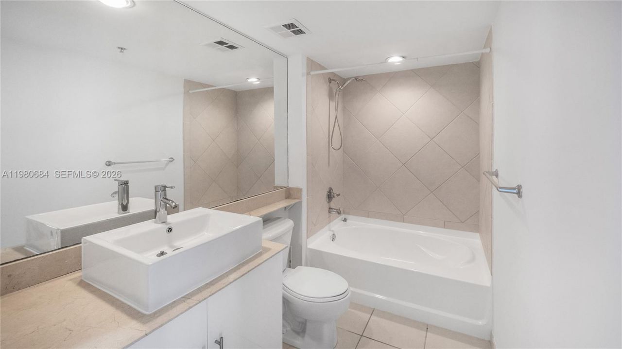 325 S Biscayne Blvd , Unit 4314, Miami, FL 33131 Photo