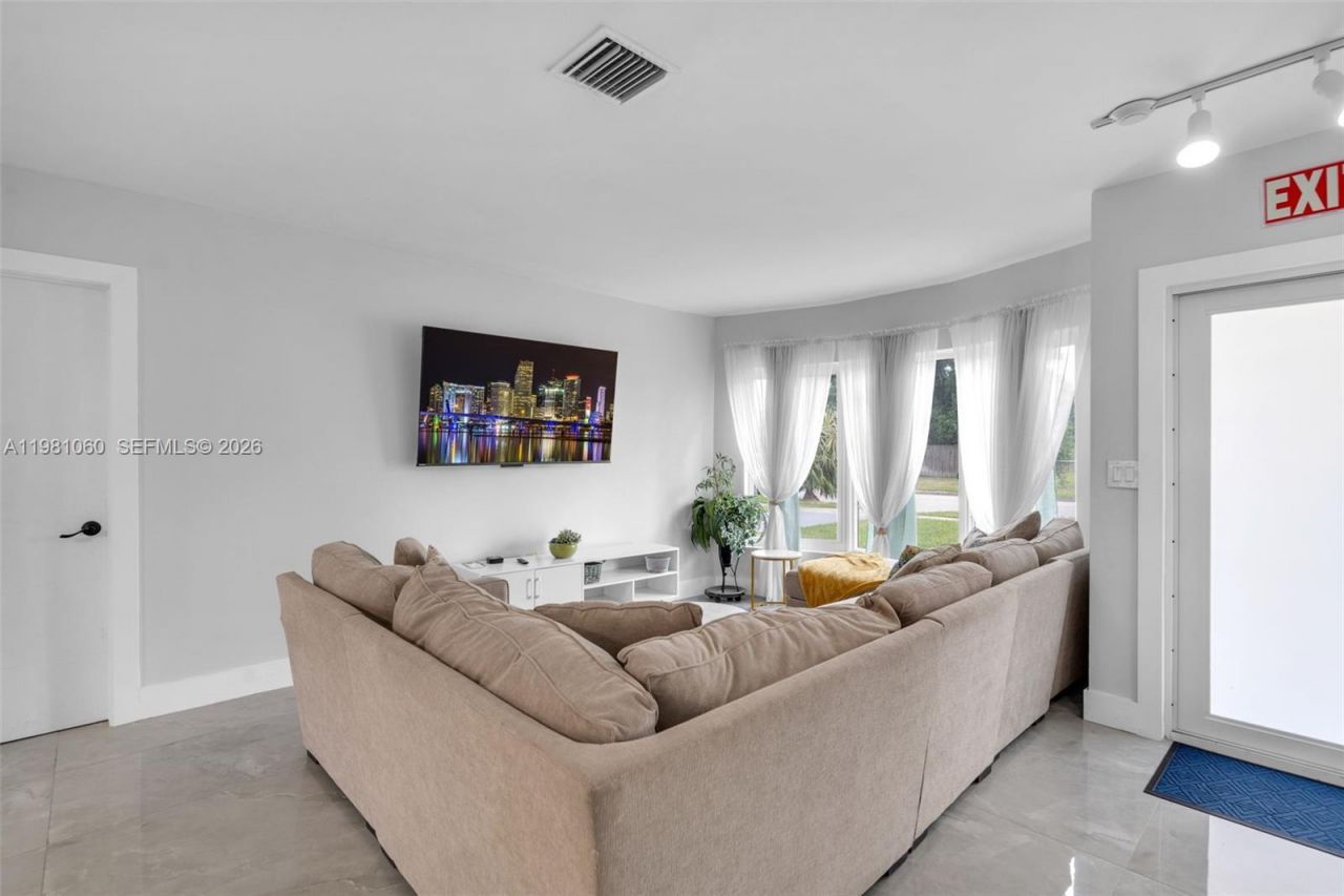 2227 NW 65th Ave , Margate, FL 33063 Photo