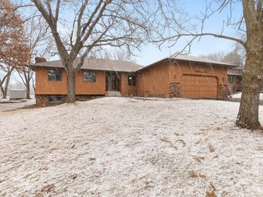 1954 W Highview Drive, Sauk Rapids, MN 56379