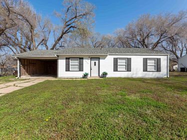 6566 N East Park View St, Park City, KS 67219