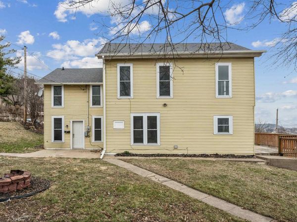 1505 Montrose Terrace, Dubuque, IA 52001