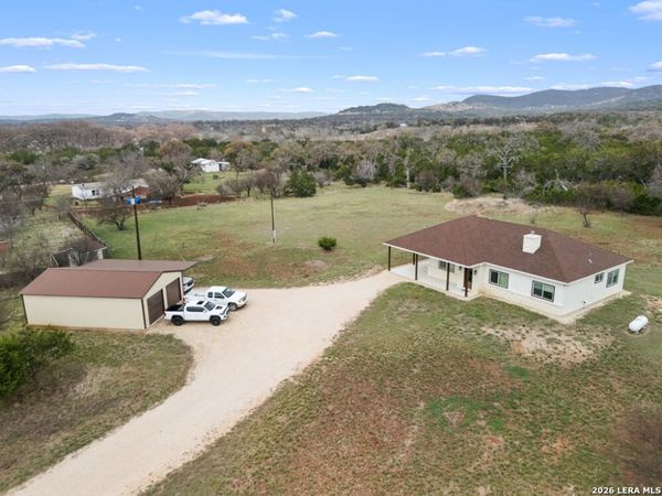 175 Pine Tree, Medina, TX 78055