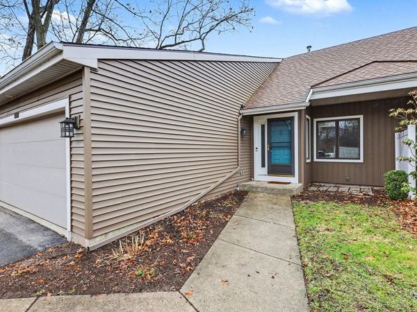 6615 Bella Vista Drive NE, Rockford, MI 49341