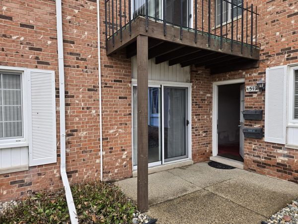 1512 Normandy Road, Unit 105, Royal Oak, MI 48073