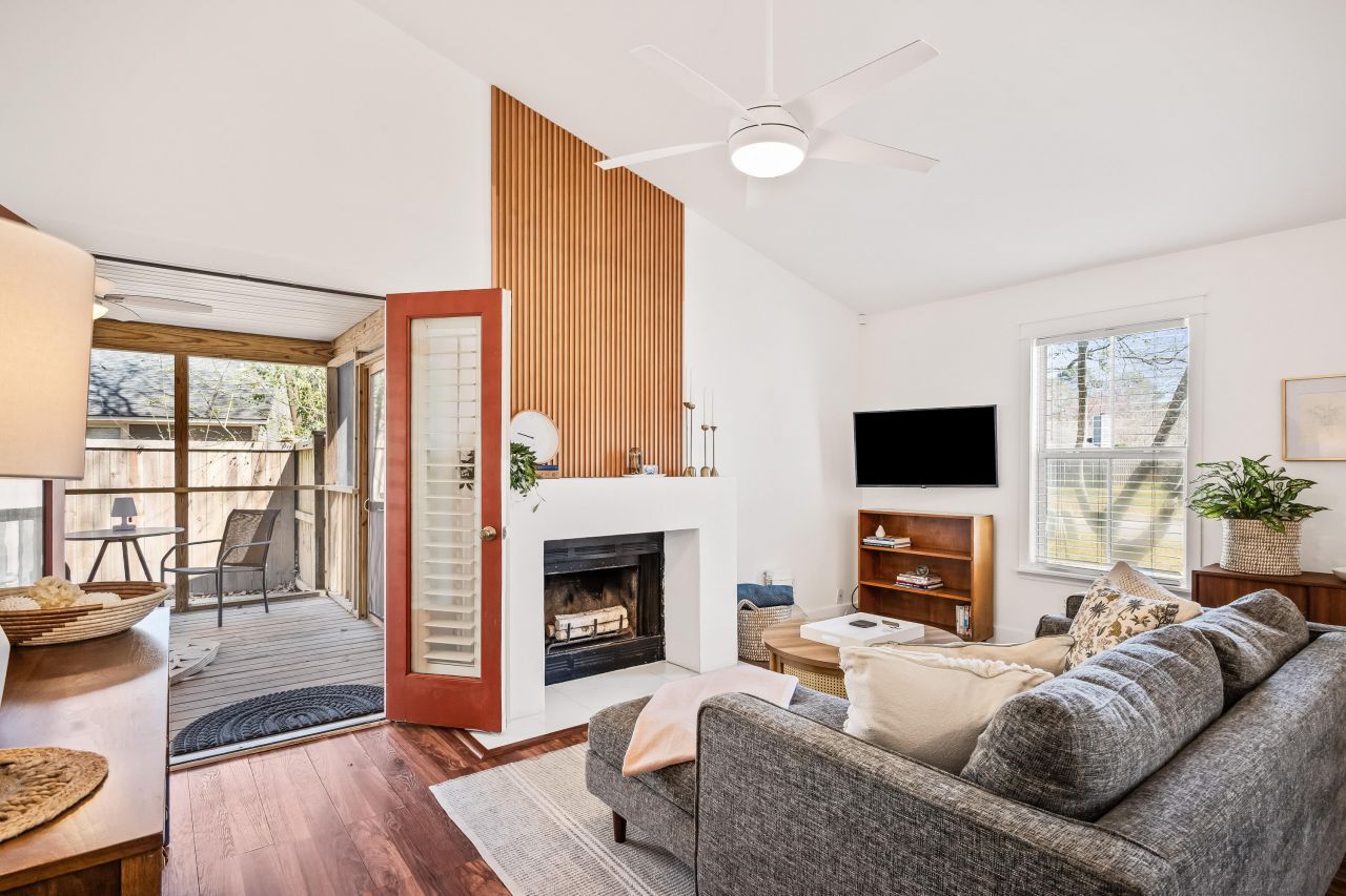 1131 Bellwood Road Photo 24