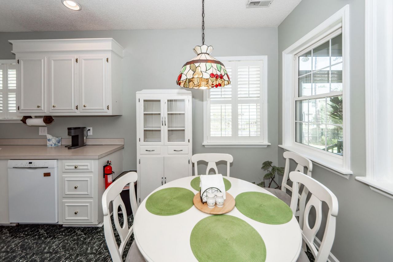 120 Innisbrook Bend Photo 12