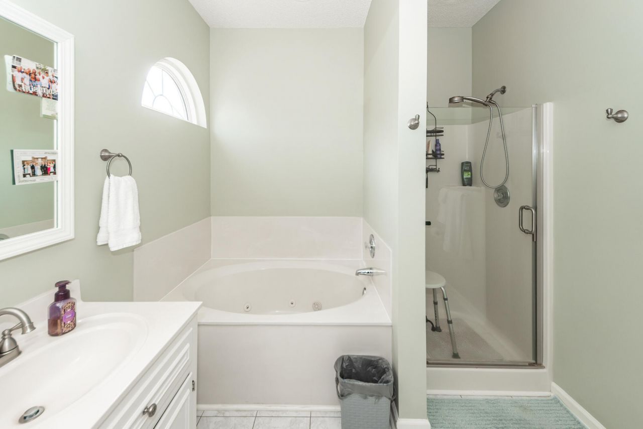 120 Innisbrook Bend Photo 29