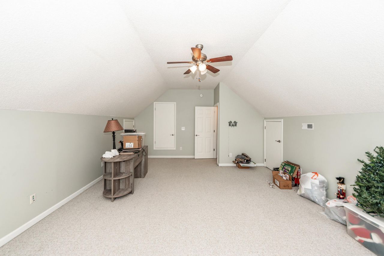 120 Innisbrook Bend Photo 40