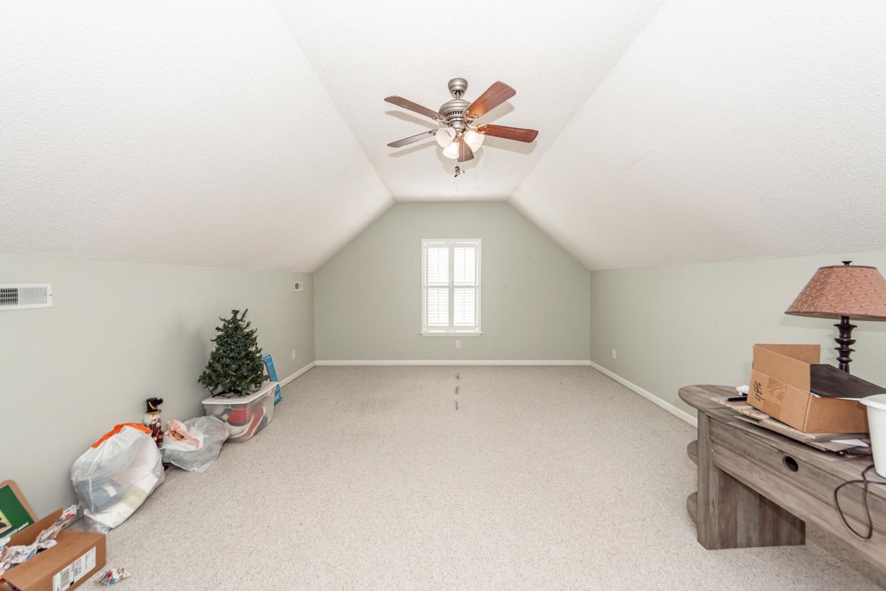 120 Innisbrook Bend Photo 41