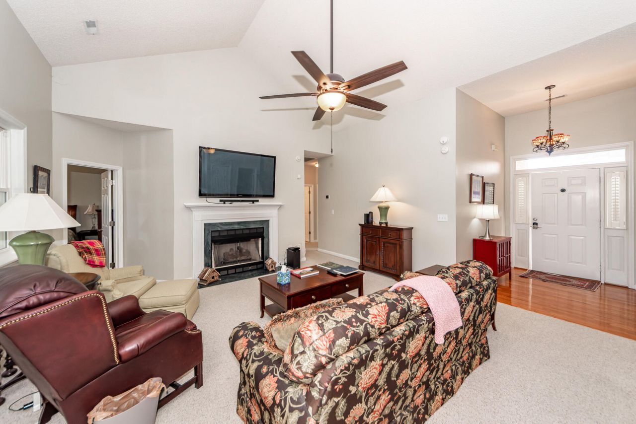 120 Innisbrook Bend Photo 8