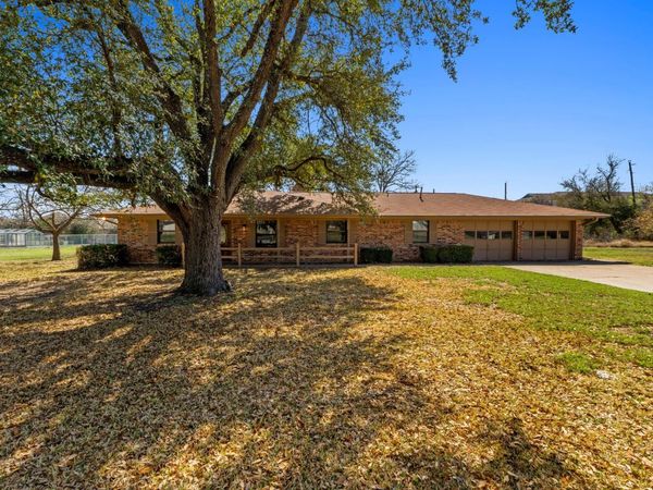 13 Hidden Acres DR, Round Rock, TX 78665