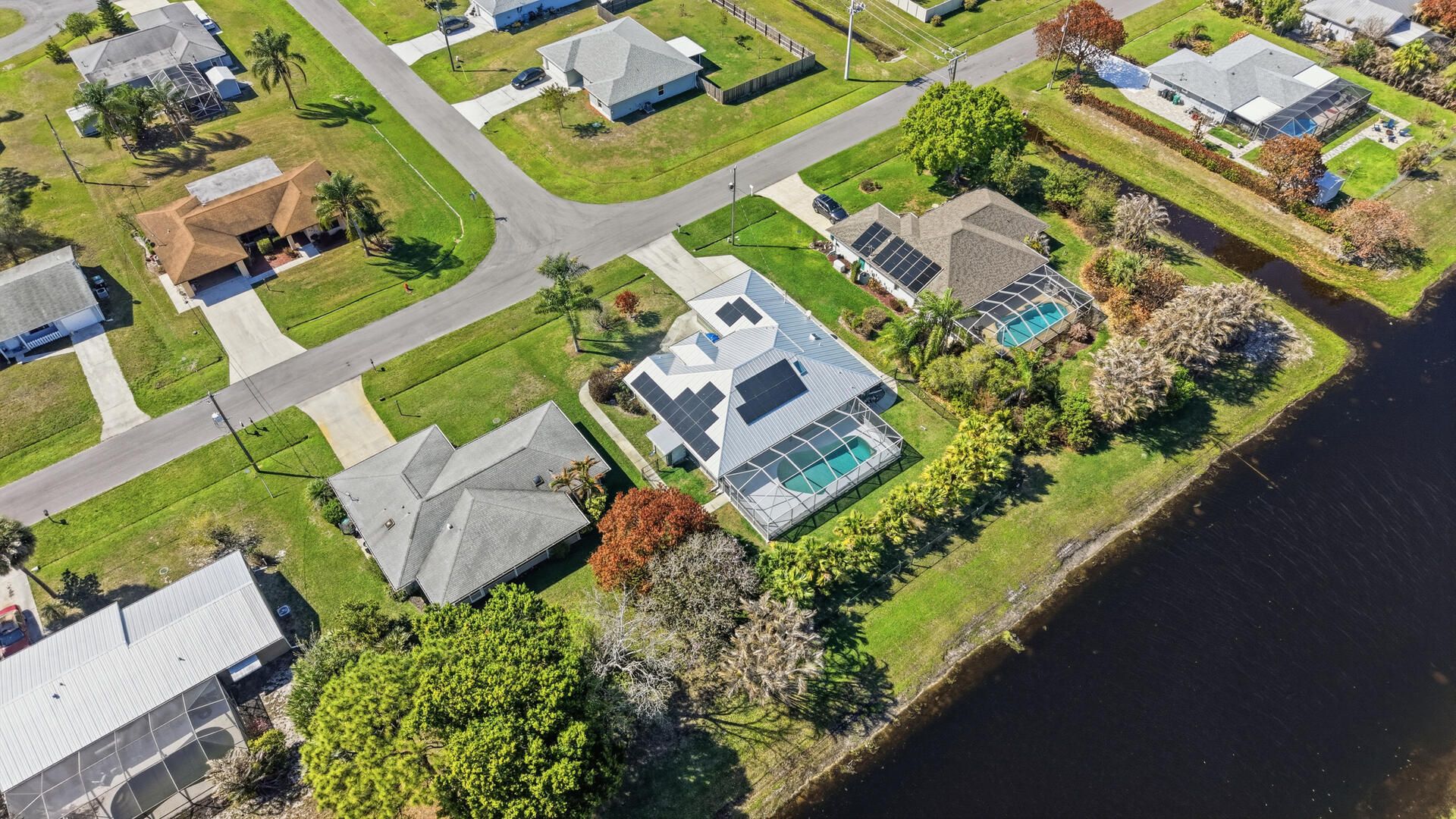 2537 SE Hallahan St, Port Saint Lucie, FL 34952 Photo