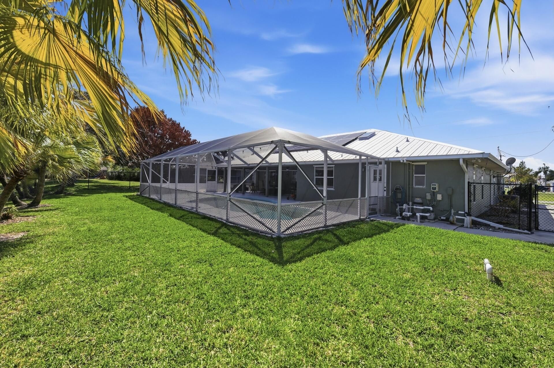 2537 SE Hallahan St, Port Saint Lucie, FL 34952 Photo