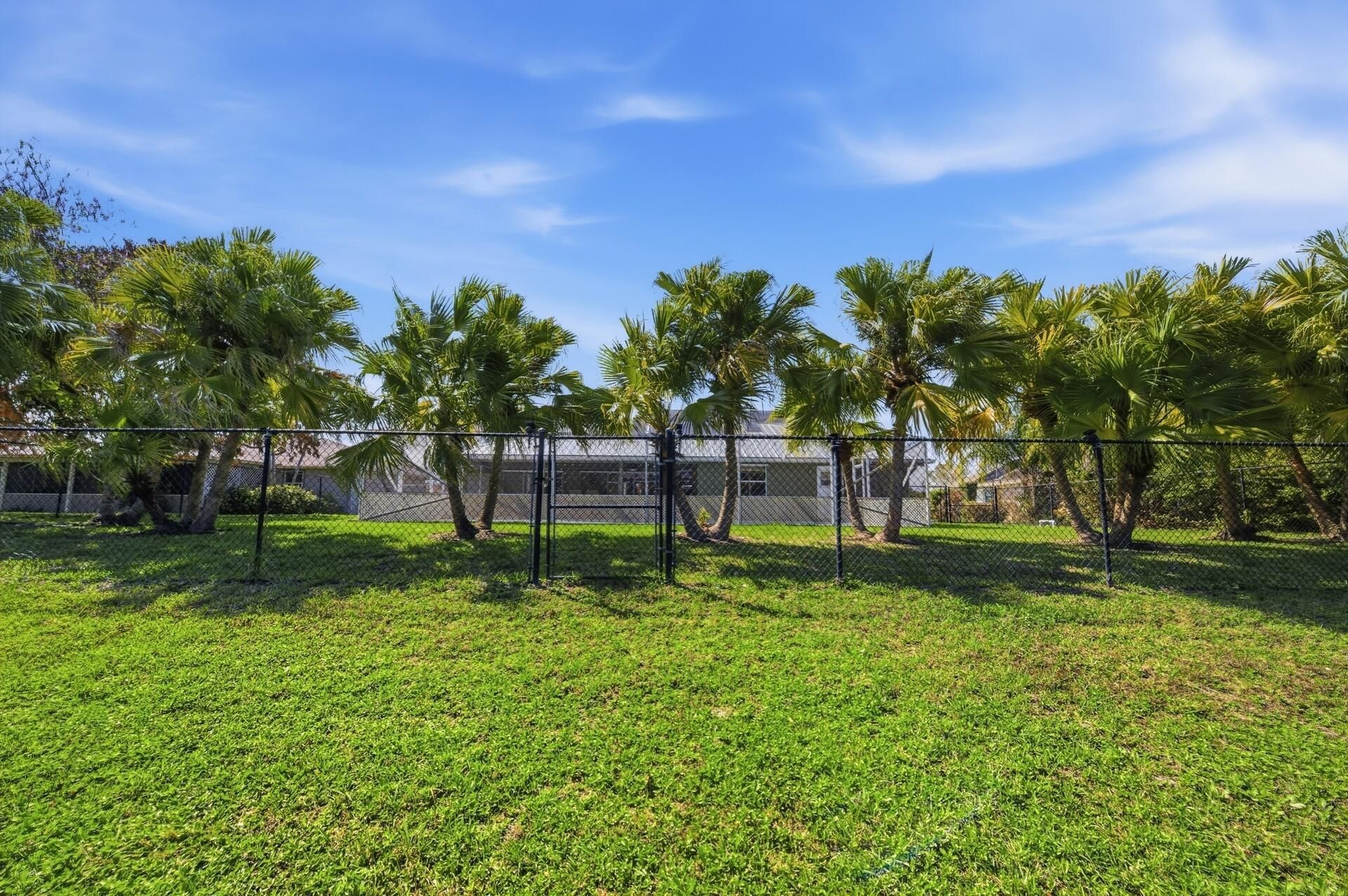 2537 SE Hallahan St, Port Saint Lucie, FL 34952 Photo