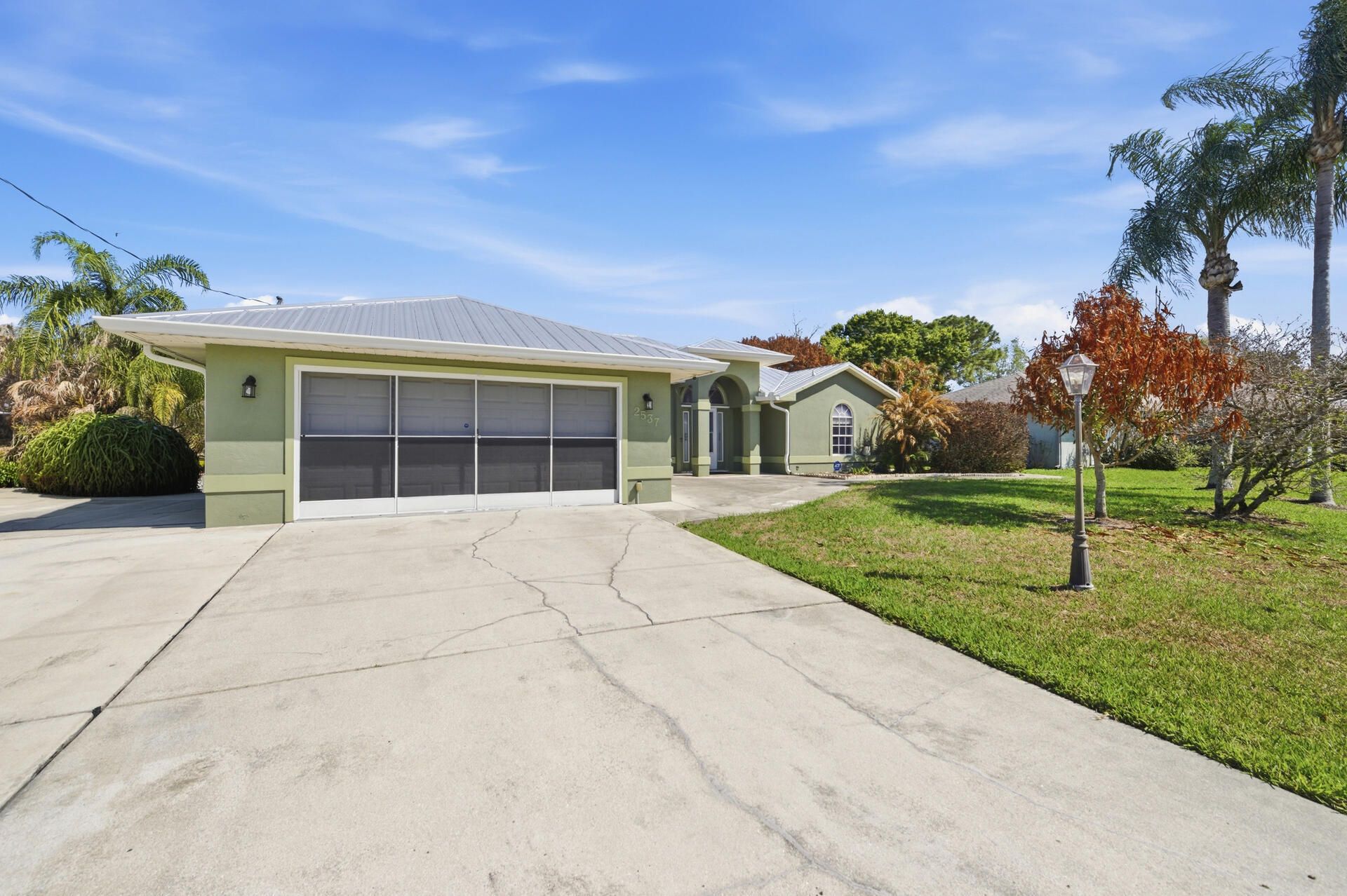 2537 SE Hallahan St, Port Saint Lucie, FL 34952 Photo