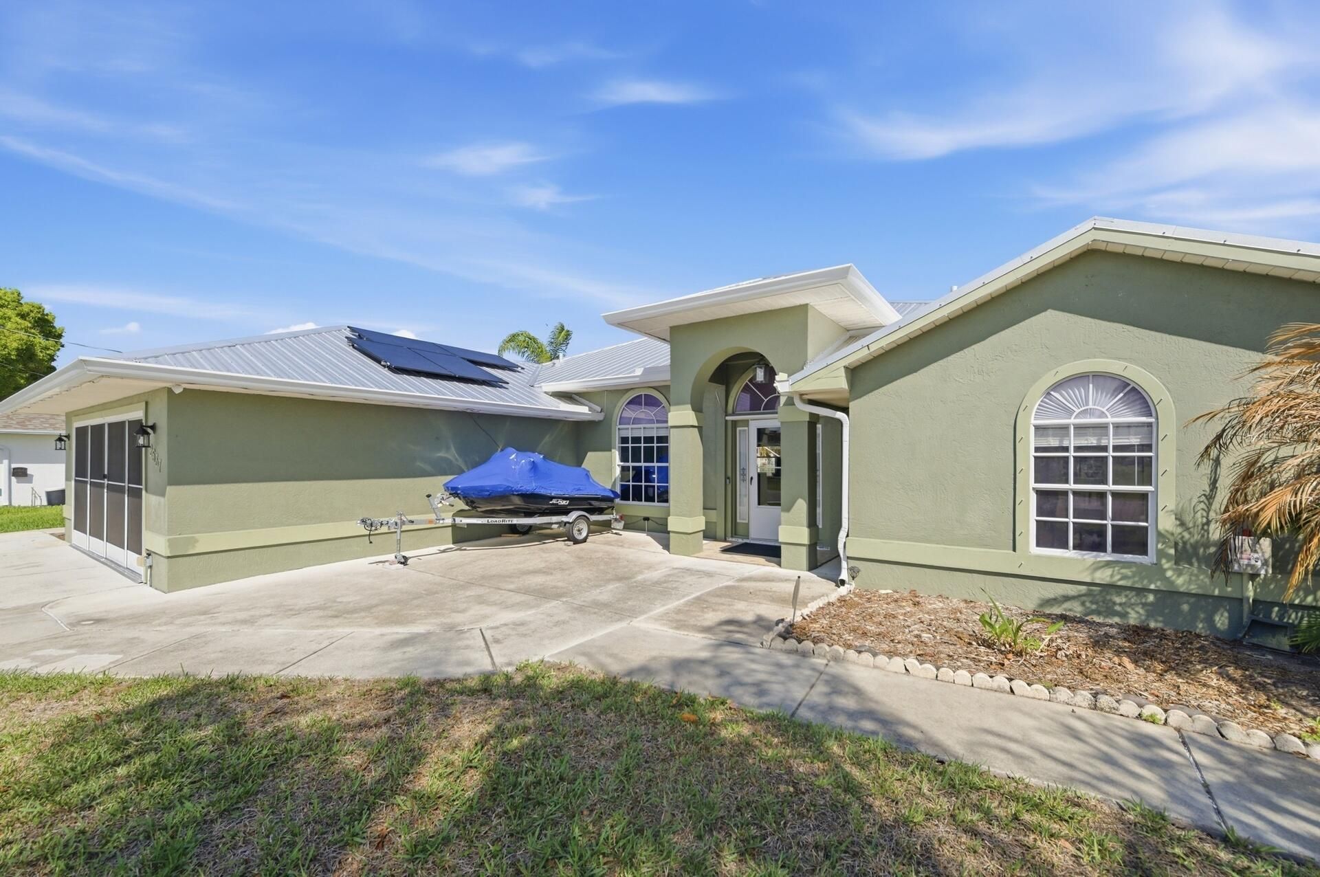 2537 SE Hallahan St, Port Saint Lucie, FL 34952 Photo