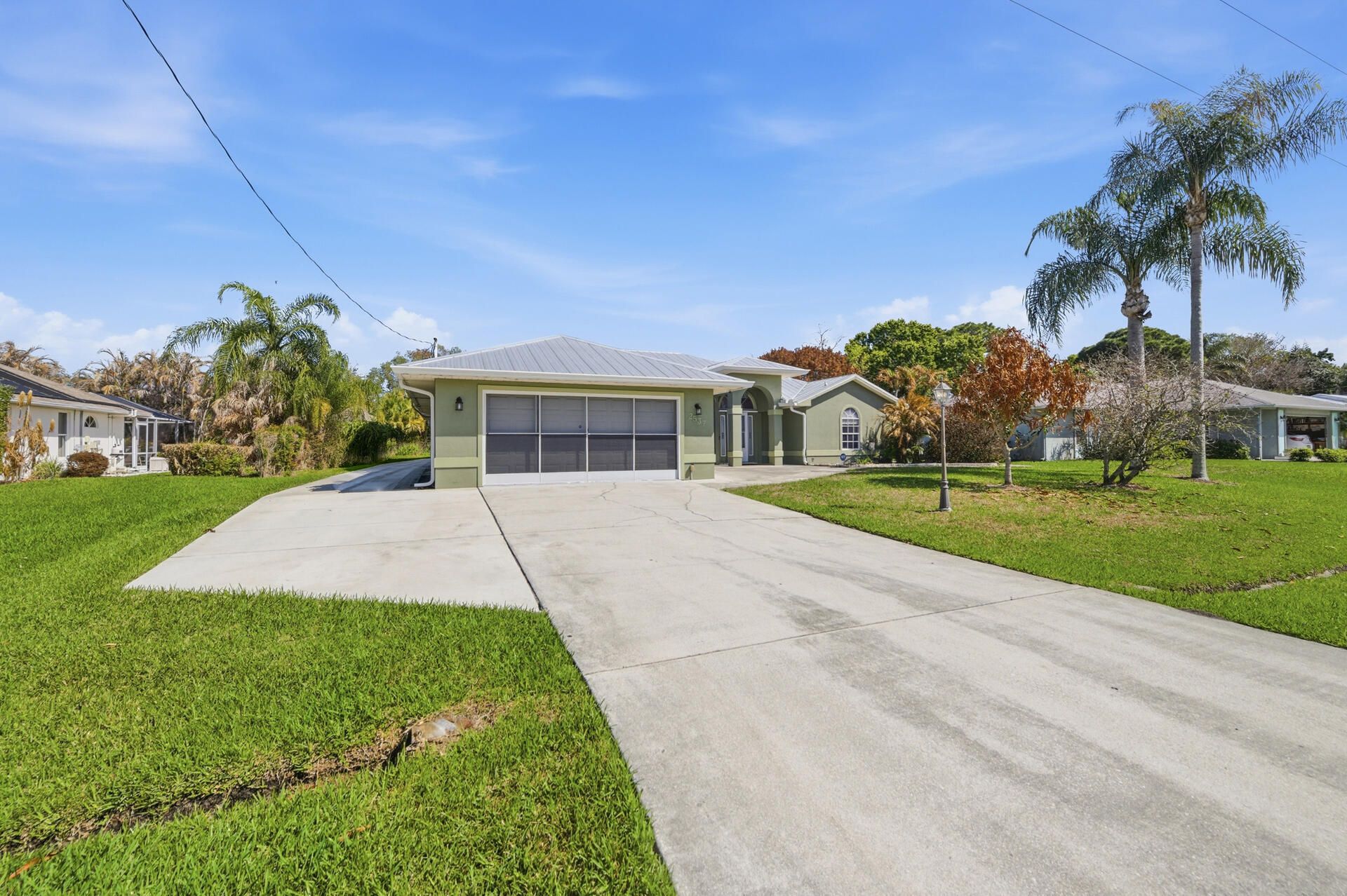 2537 SE Hallahan St, Port Saint Lucie, FL 34952 Photo