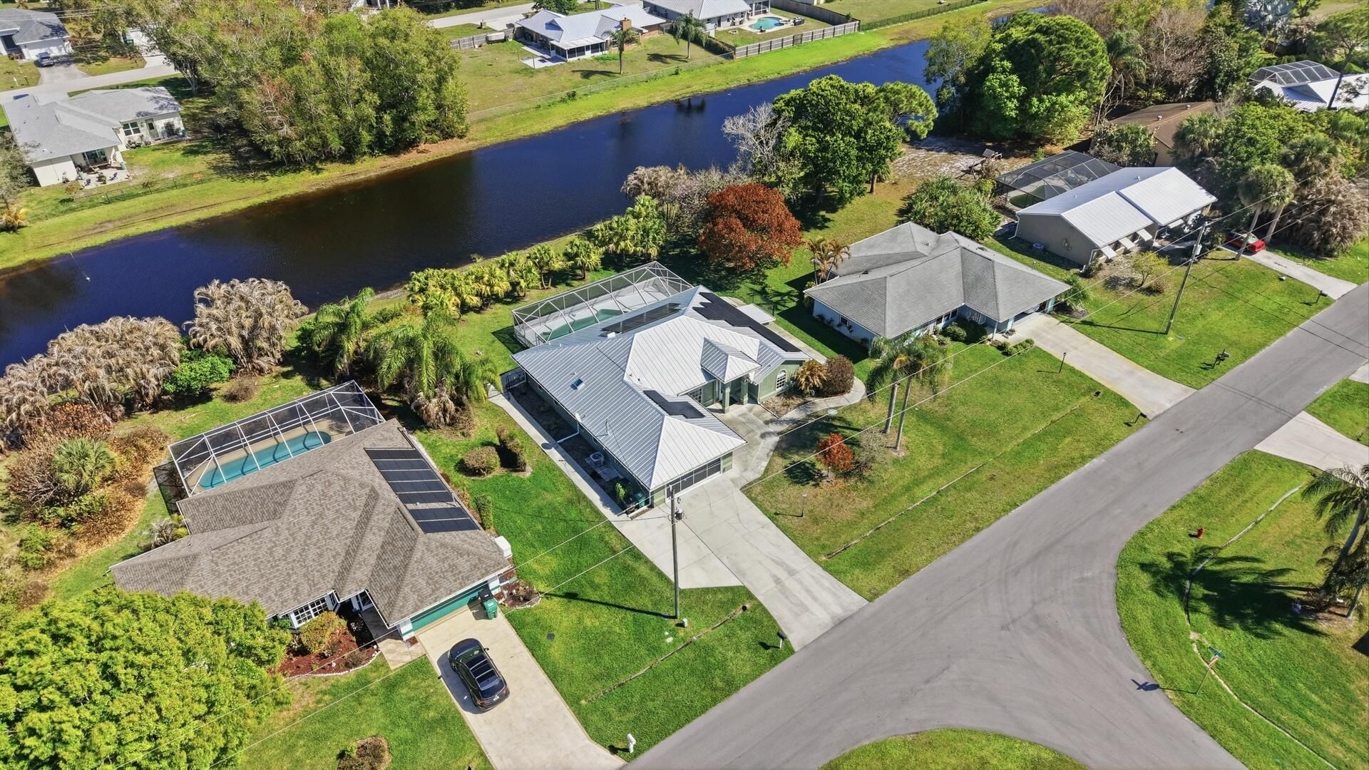 2537 SE Hallahan St, Port Saint Lucie, FL 34952 Photo