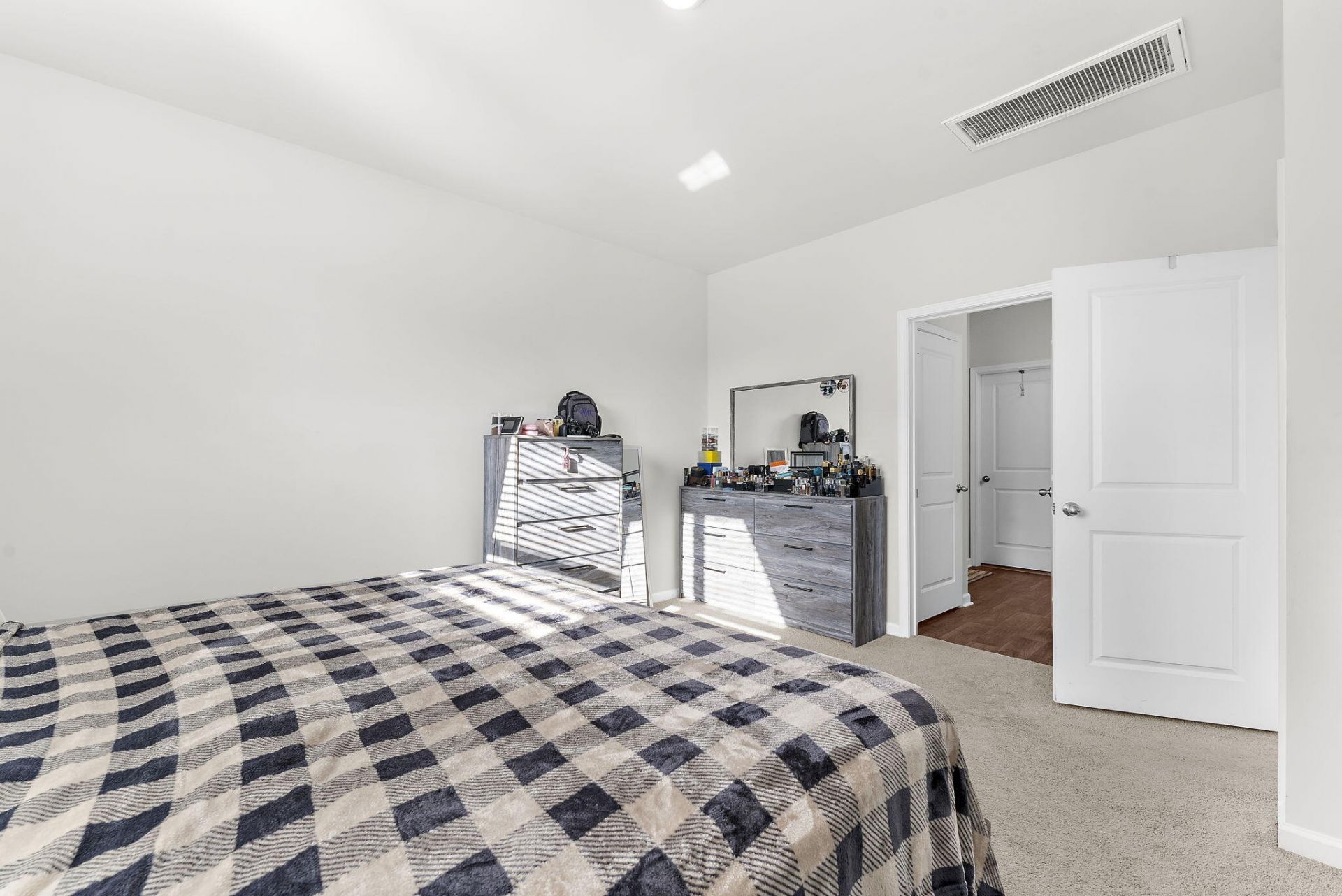 119 Green Passage Lane Photo 18