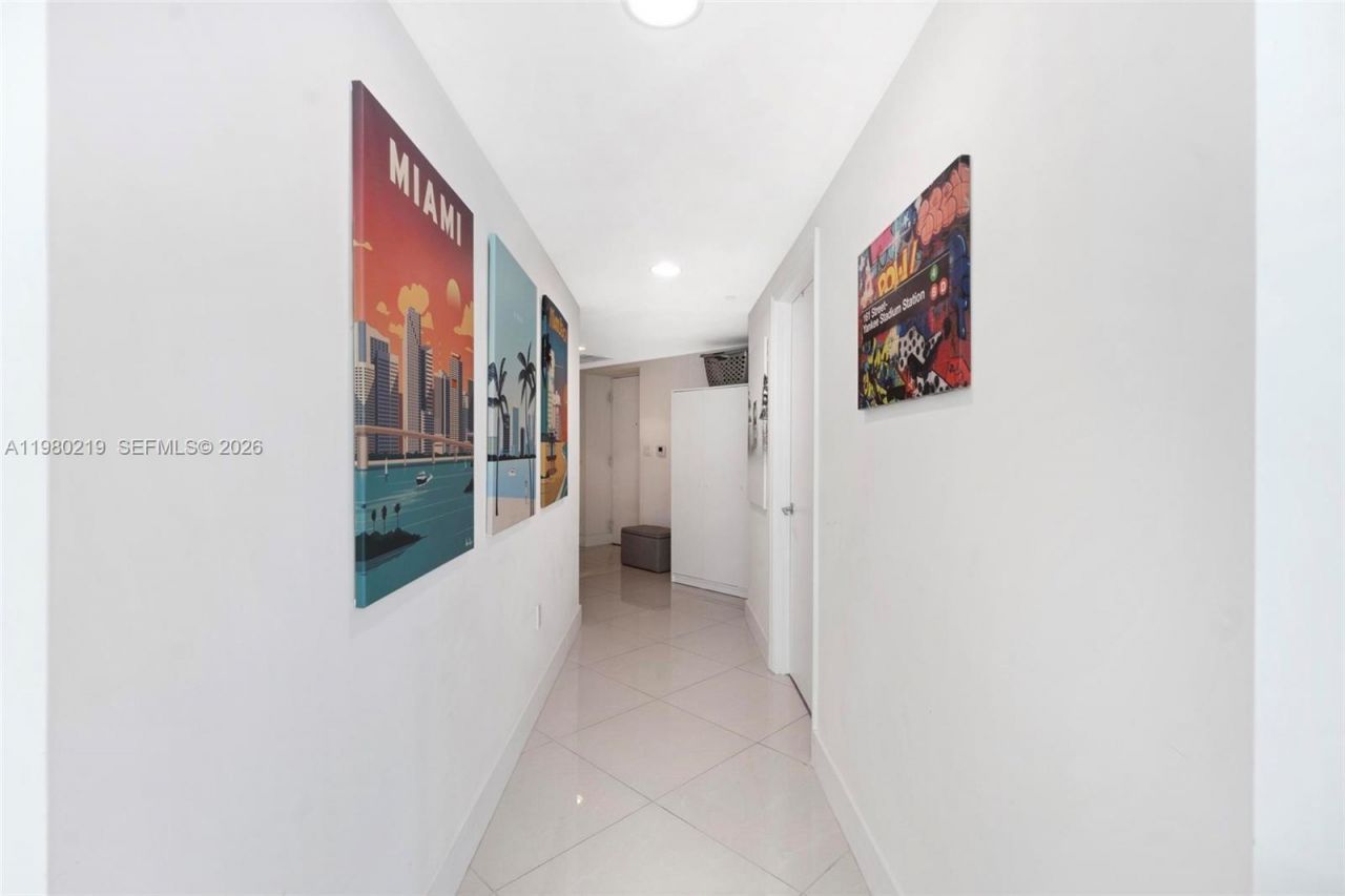 55 SE 6th St, Unit 3102, Miami, FL 33131 Photo