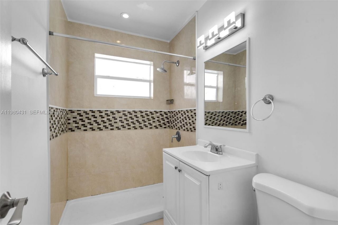 1210 N 71st Ave, Hollywood, FL 33024 Photo