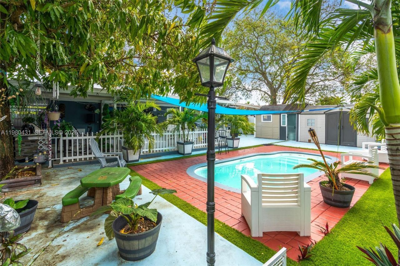 1210 N 71st Ave, Hollywood, FL 33024 Photo