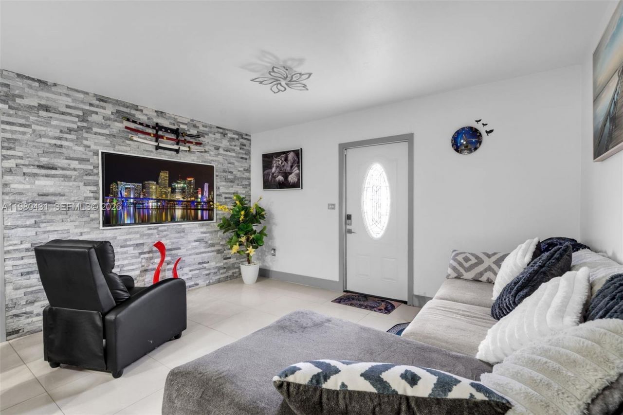 1210 N 71st Ave, Hollywood, FL 33024 Photo