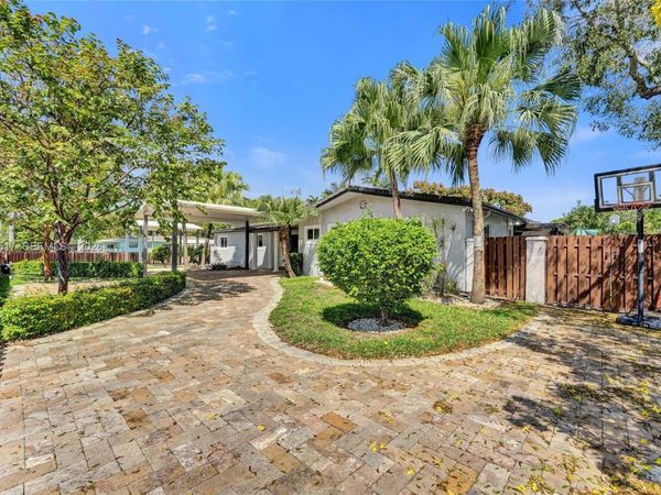 1015 S 14th Ave, Hollywood, FL 33020