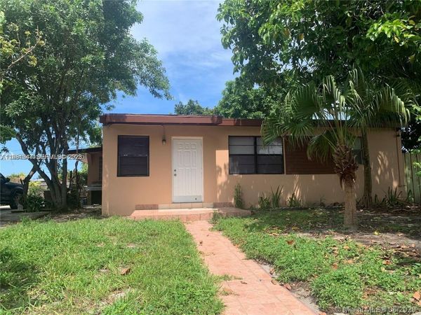 3621 SW 46th Ave , West Park, FL 33023