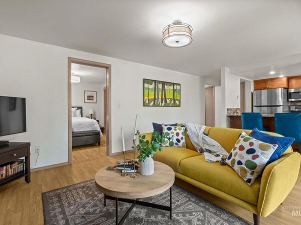 1420 W Camel Back Lane, Unit B104, Boise, ID 83702