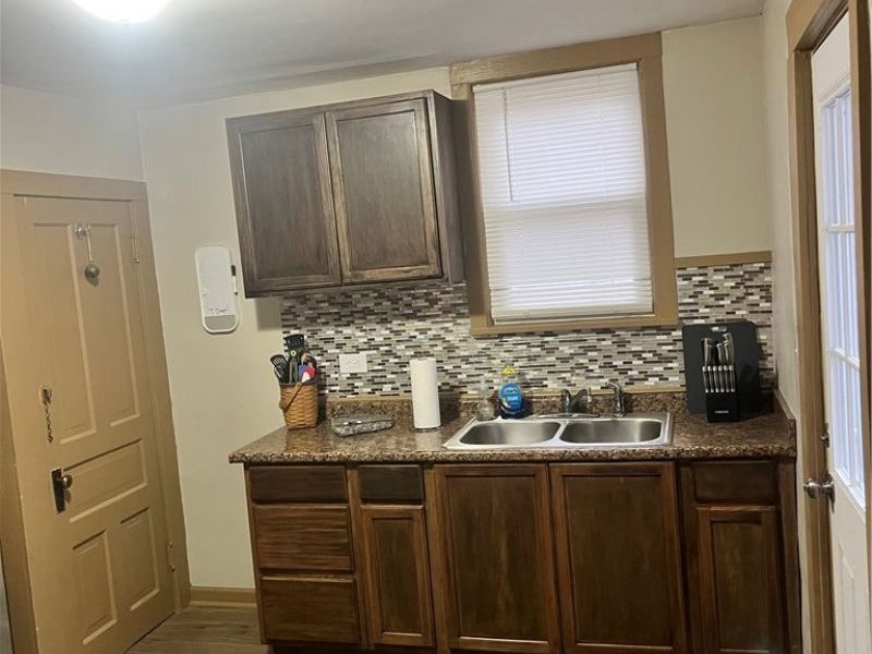 4177 Broadway , Lorain, OH 44052 Photo 5