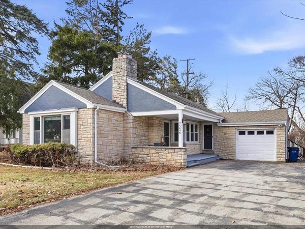 2526 S WEBSTER AVENUE, Green Bay, WI 54301