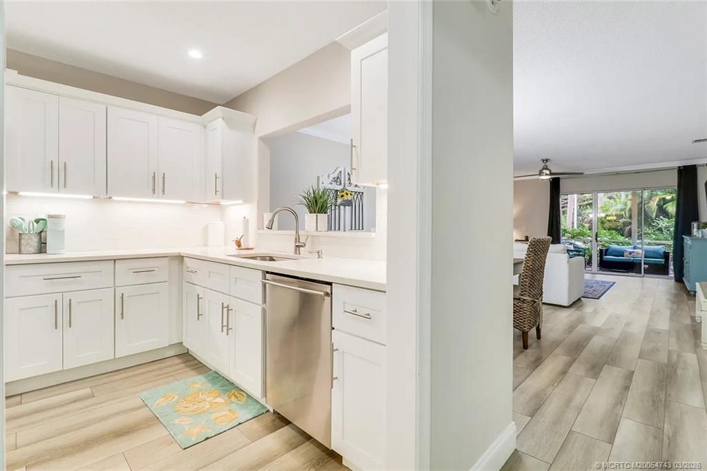 1600 SE Saint Lucie Boulevard, Unit 202, Stuart, FL 34996 Photo