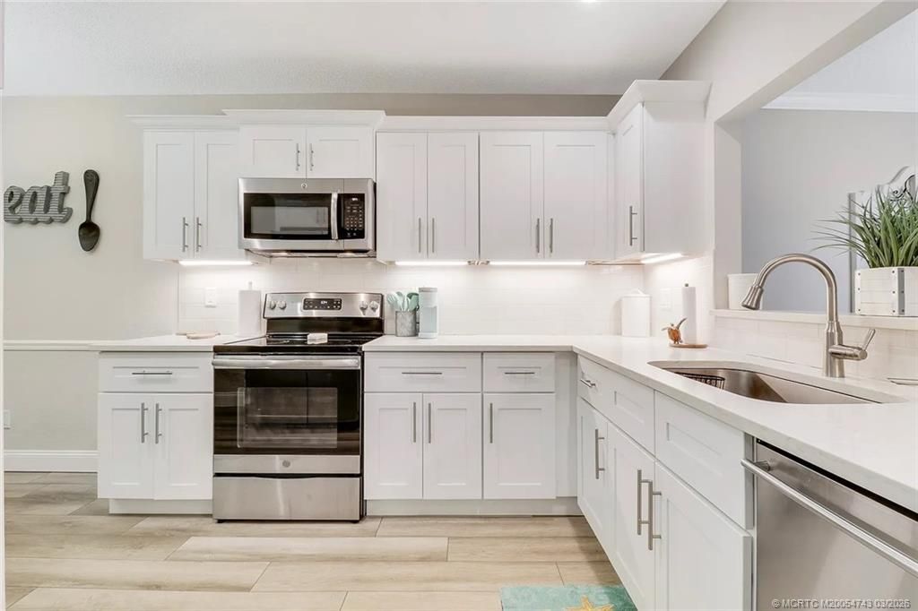 1600 SE Saint Lucie Boulevard, Unit 202, Stuart, FL 34996 Photo