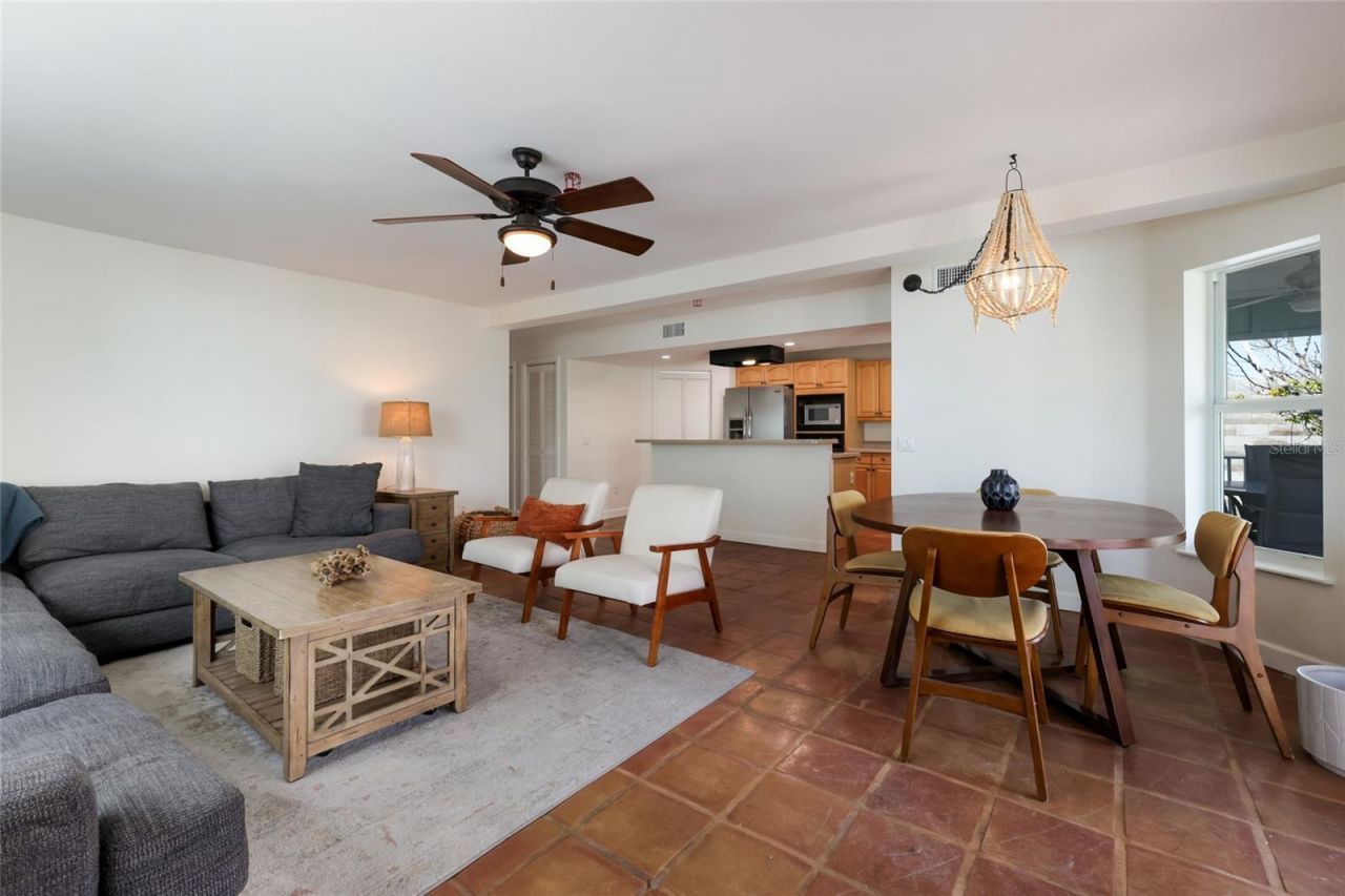 2412 Avenue B, Bradenton Beach, FL 34217 Photo