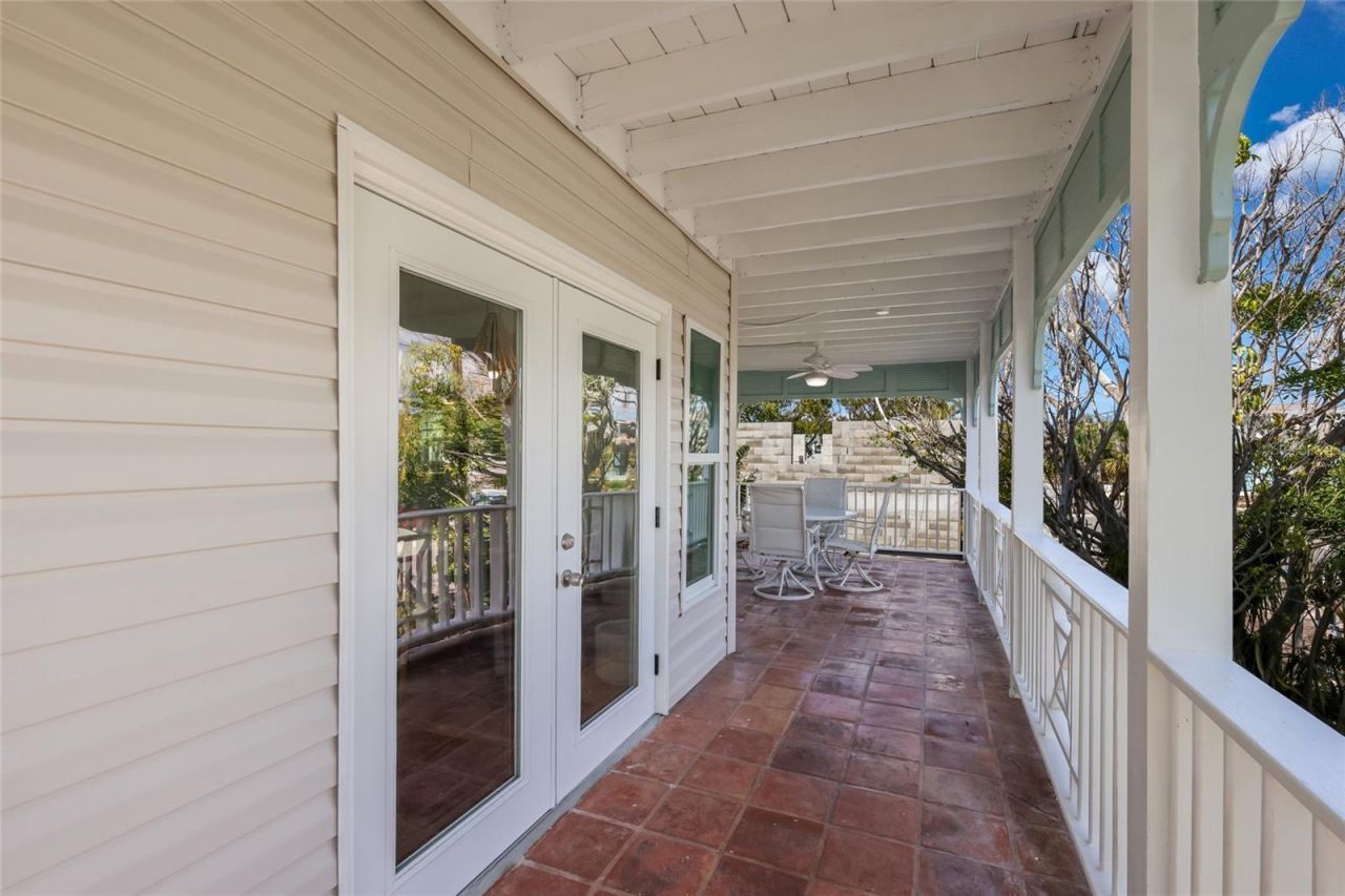 2412 Avenue B, Bradenton Beach, FL 34217 Photo