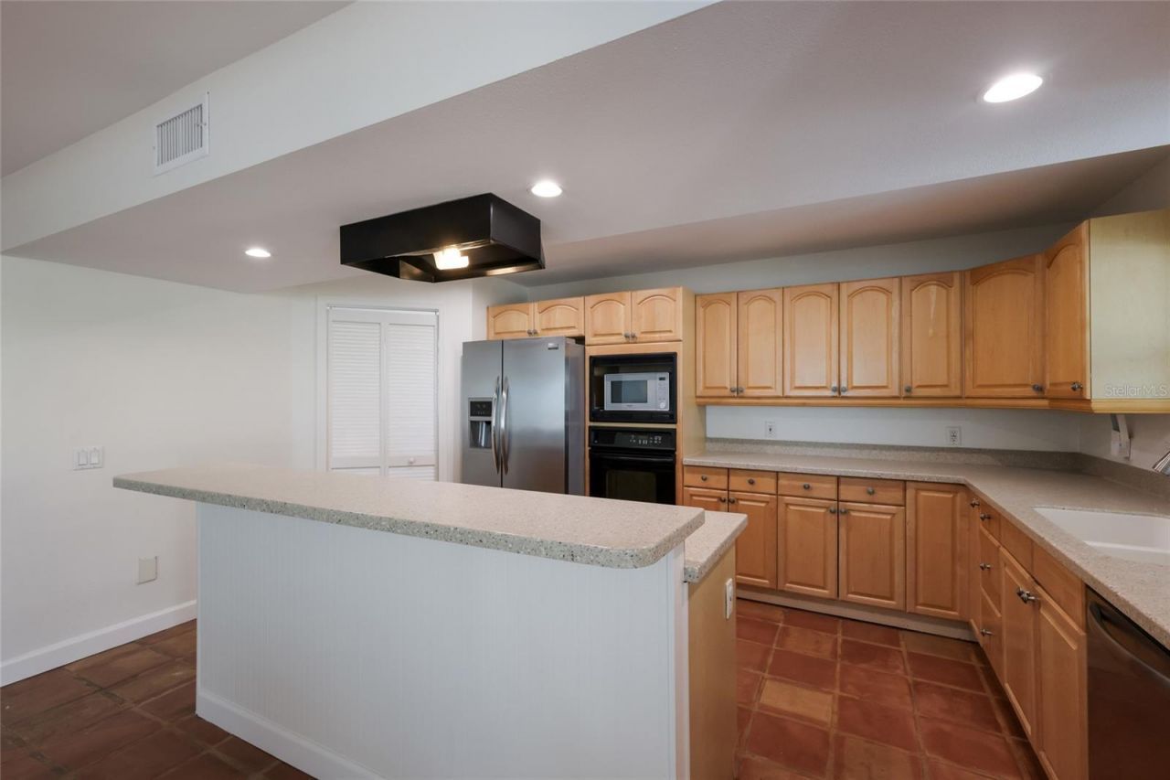 2412 Avenue B, Bradenton Beach, FL 34217 Photo