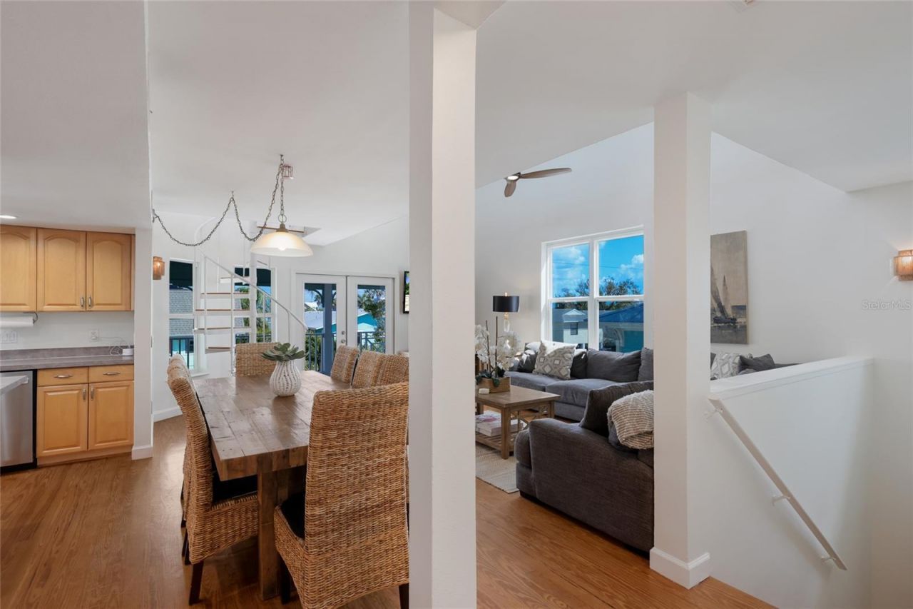 2412 Avenue B, Bradenton Beach, FL 34217 Photo