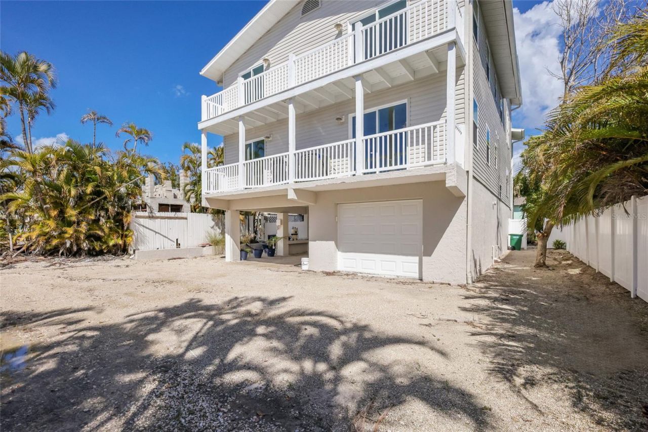2412 Avenue B, Bradenton Beach, FL 34217 Photo