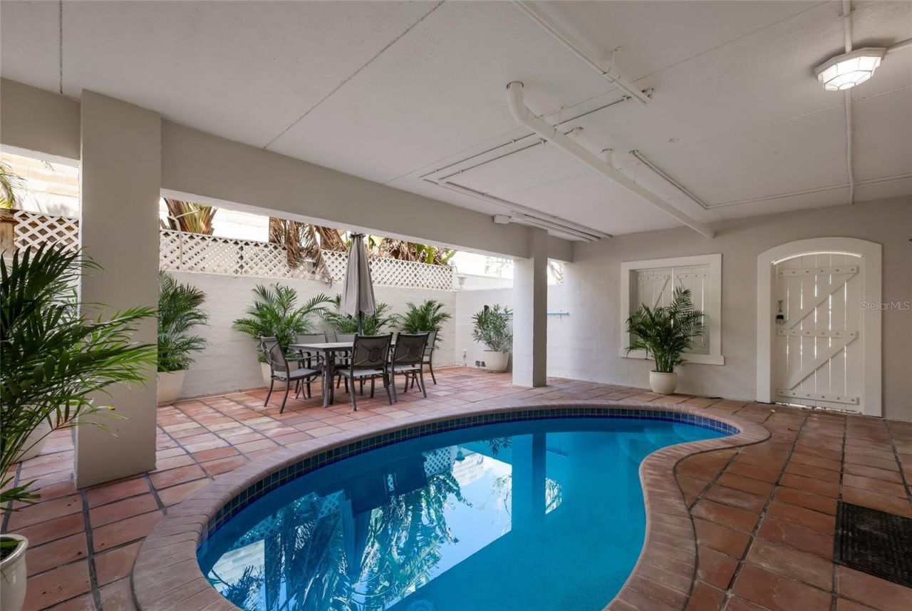 2412 Avenue B, Bradenton Beach, FL 34217 Photo