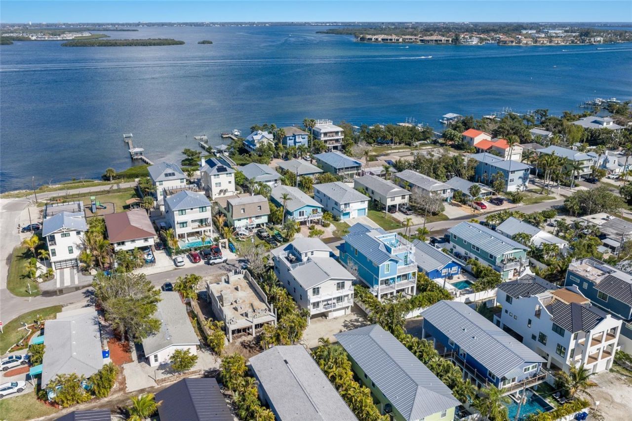 2412 Avenue B, Bradenton Beach, FL 34217 Photo