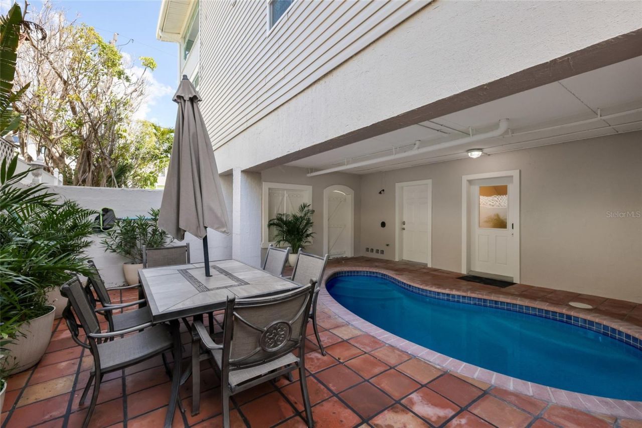 2412 Avenue B, Bradenton Beach, FL 34217 Photo