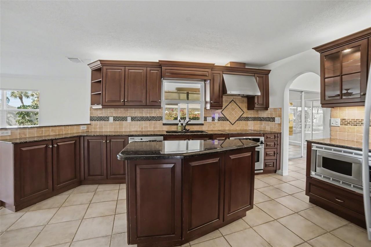 7918 Cypress Lake Drive, Sarasota, FL 34243 Photo