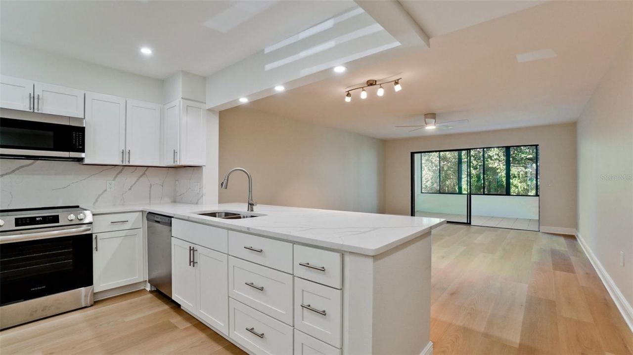 542 542 Lakeside Drive, Unit 542, Bradenton, FL 34210 Photo