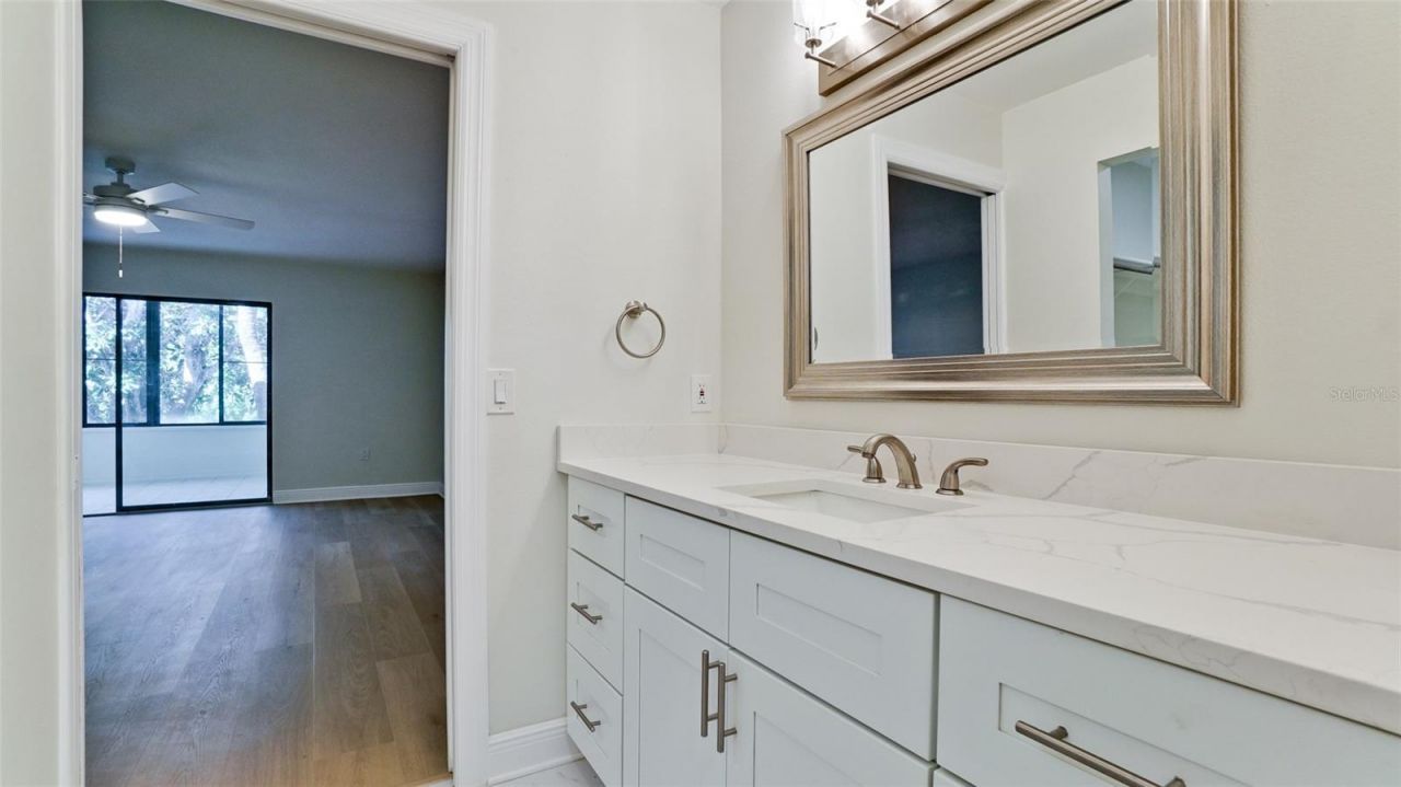 542 542 Lakeside Drive, Unit 542, Bradenton, FL 34210 Photo